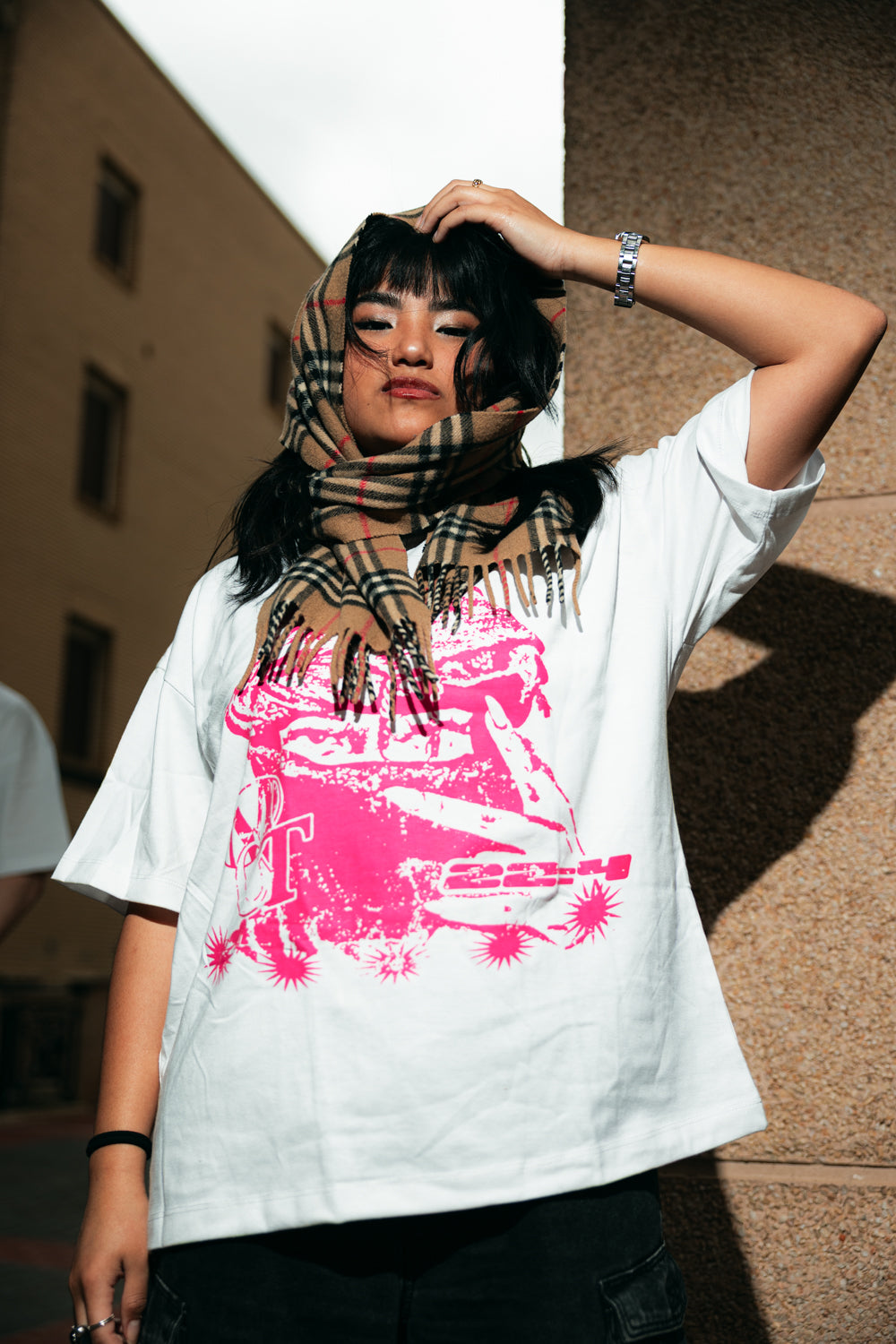 CAMISETA ÁRABE (ROSA CHICLE)